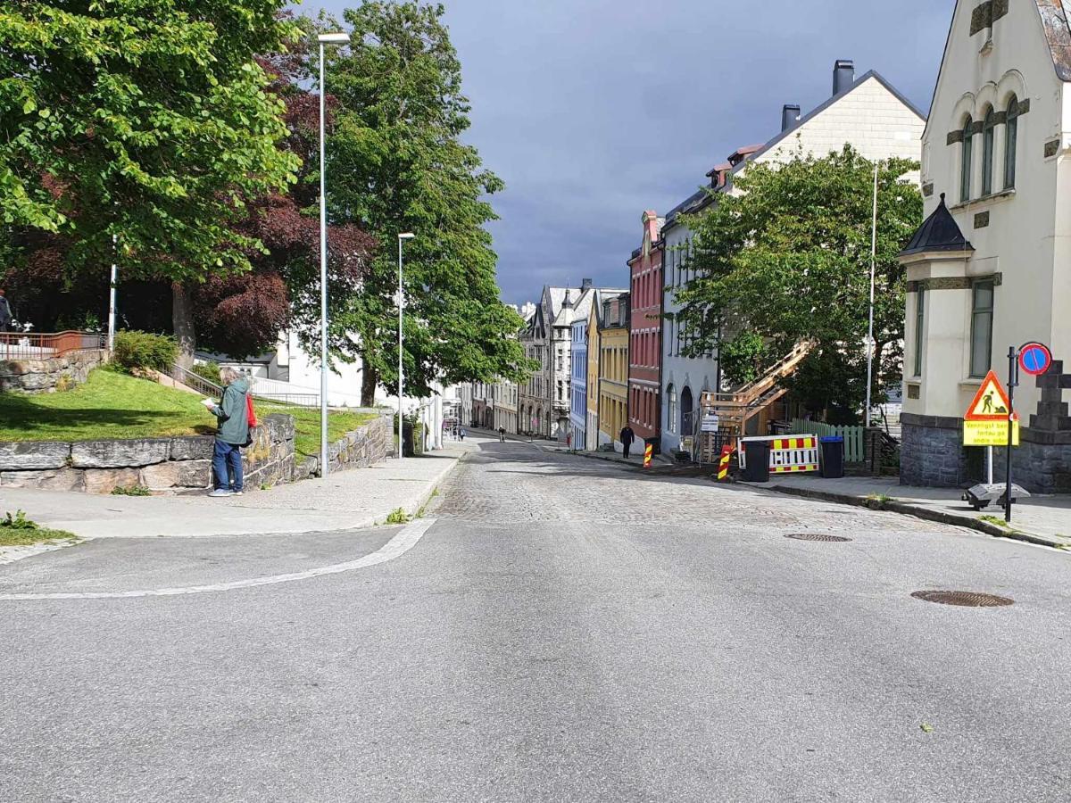 Apartamento Near Brosundet, Newly Refurnished, Free Street Parking Ålesund Exterior foto